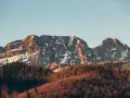 Giewont: Ile metrów ma Śpiący Rycerz? Bezpieczne wejście i legendy