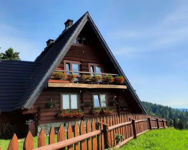Bacówka na Zadzielu: górski azyl z widokiem na Tatry czy warto?