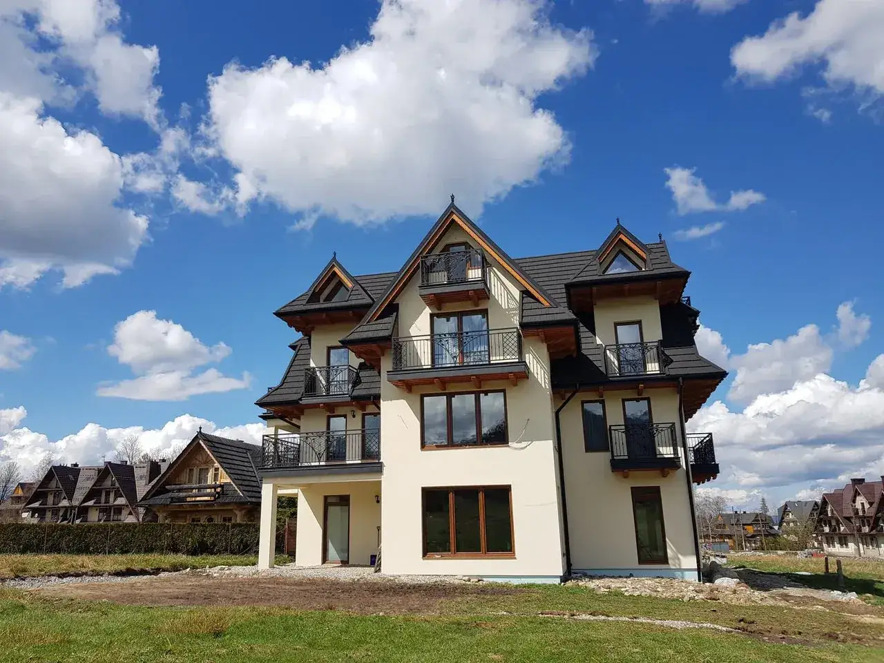 Pokoje i Apartamenty Wierchy Oberconiówka widok na Tatry