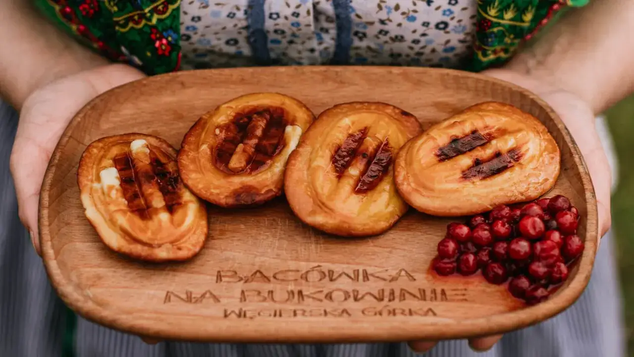 Bac&oacute;wka na Polanie Biały Potok sery oscypki