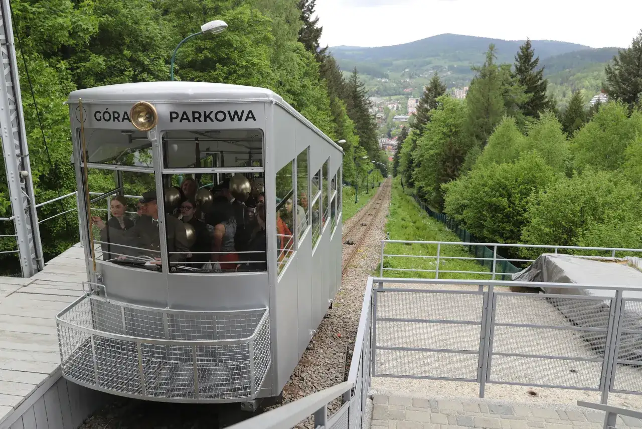 Kolej linowo-terenowa Krynica-Zdr&oacute;j G&oacute;ra Parkowa